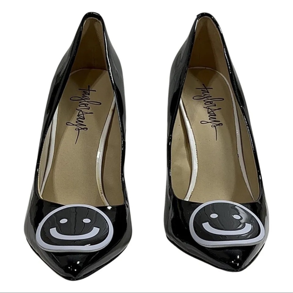 NWT Taylor Says Happy Face Heels! 😊